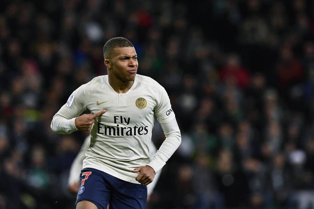 二手车出海4年涨100倍：有人高价收车，有人血本无归